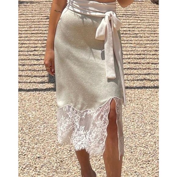 Aritzia Wilfred Sonnet ditsy Floral Lace Skirt size 2 Green - Picture 1 of 14